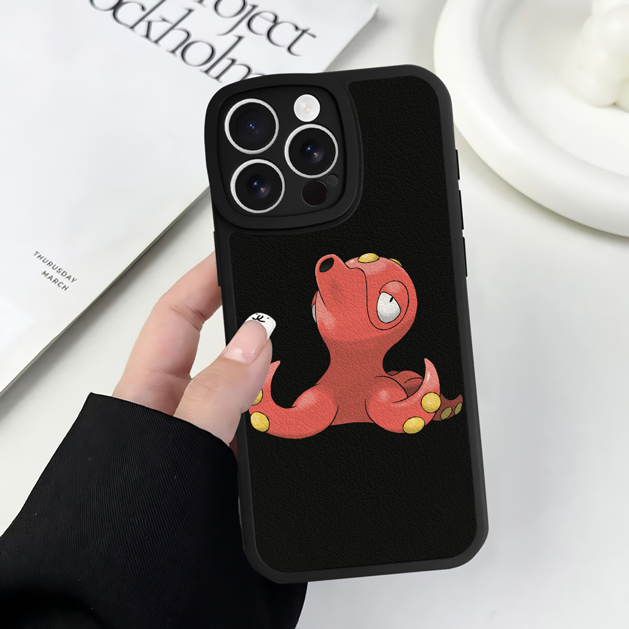 （画像用） ポケットモンスター Pokémon 【iPhone 16シリーズ対応】シリコンスマホケース（レザー調） 材質：シリコン